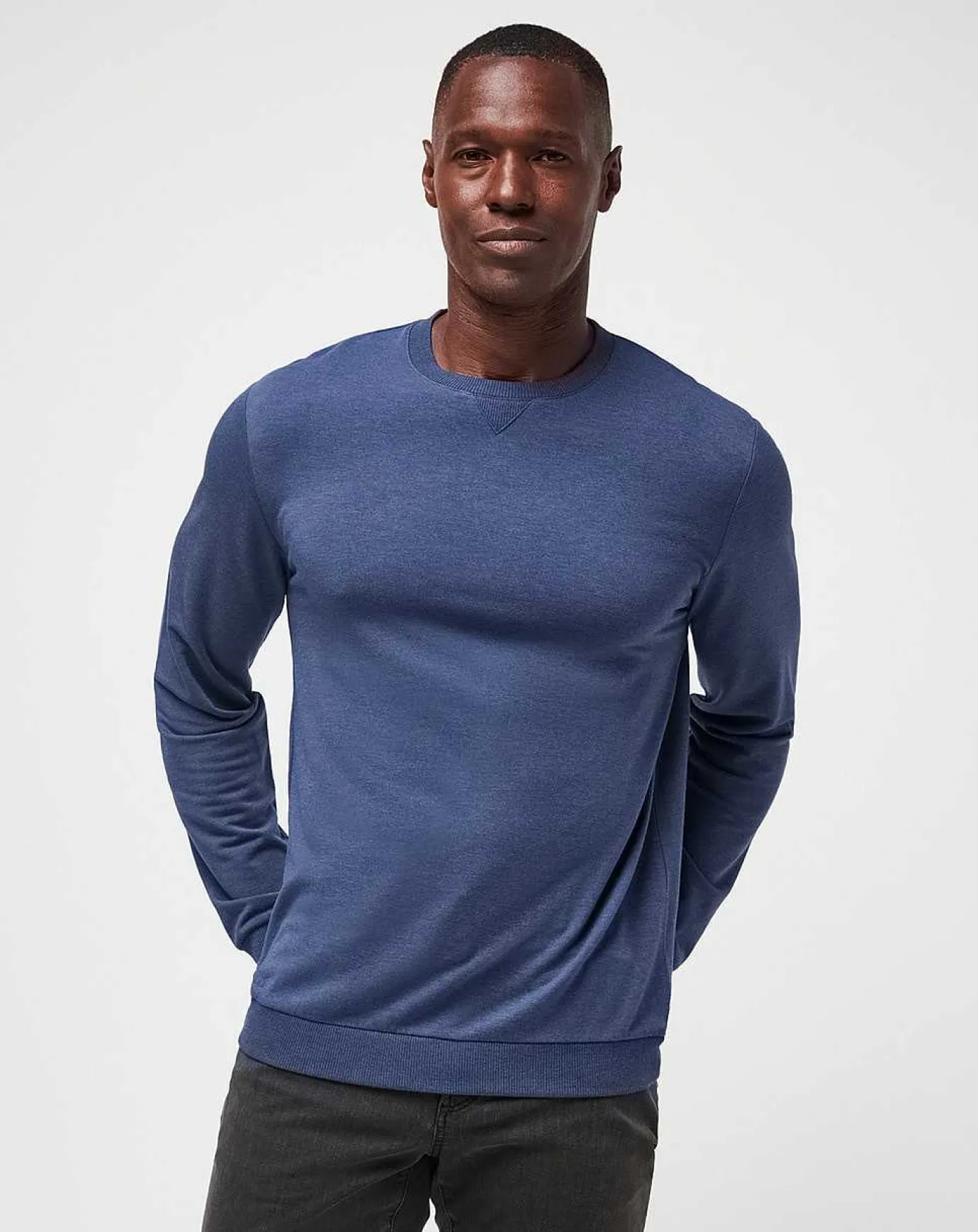 TravisMathew Amenities Crew> Hoodies & Sweatshirts