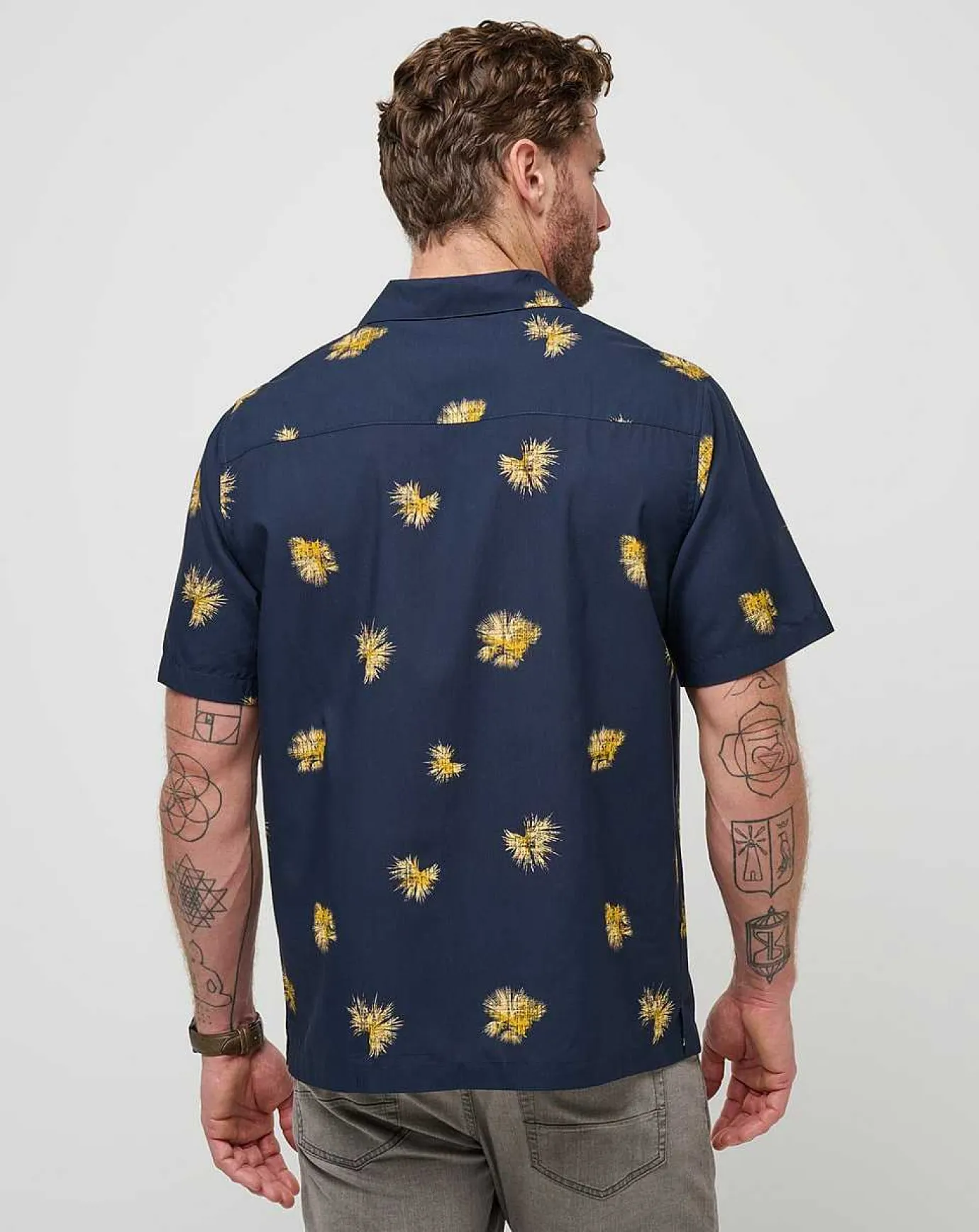 TravisMathew Casino Holiday Button-Up> Polos