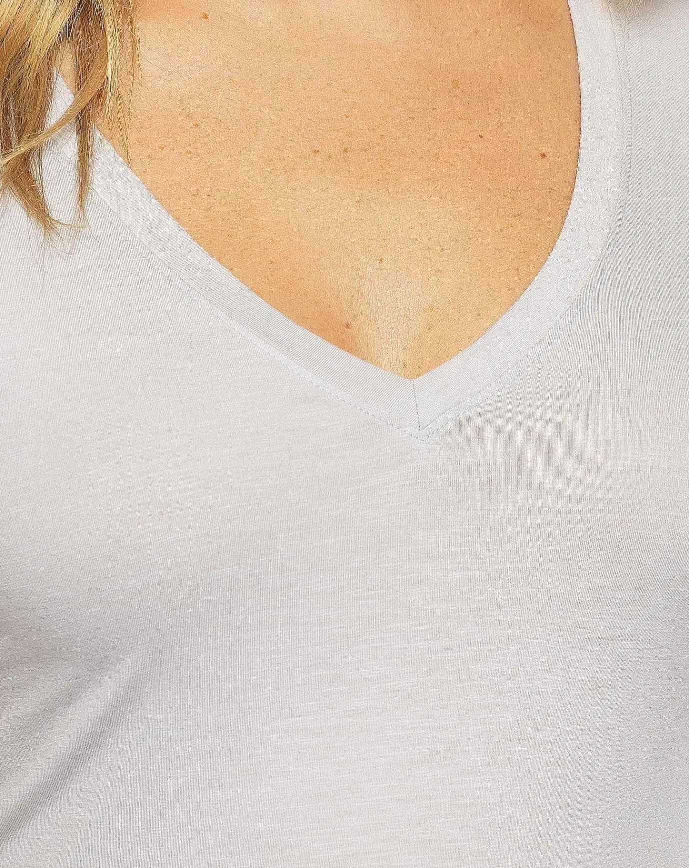 TravisMathew Day Or Night V-Neck Tee> Tees