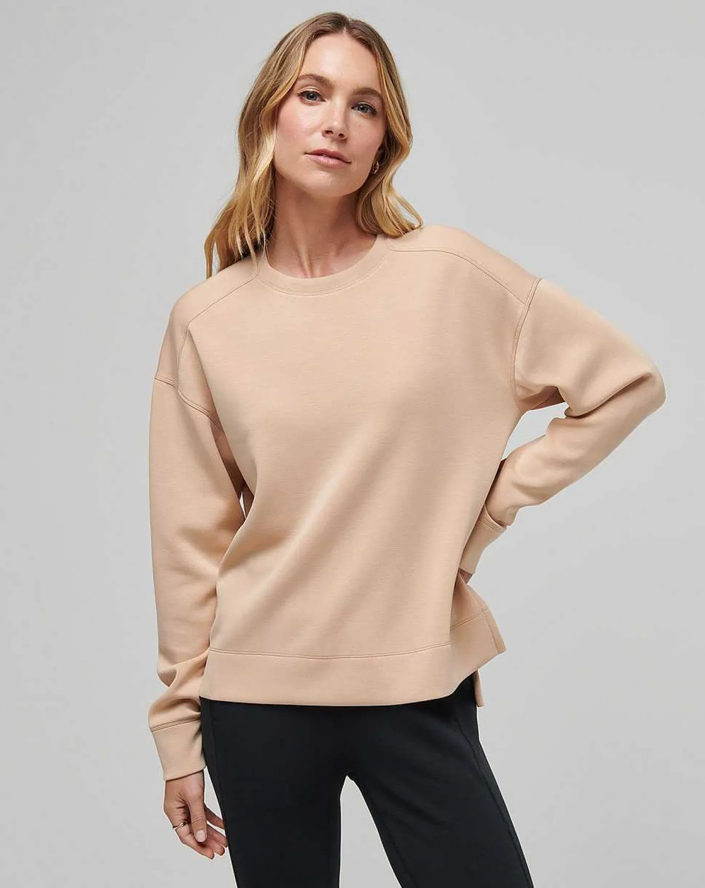TravisMathew Lacewings Skyloft Crew> Hoodies & Pullovers