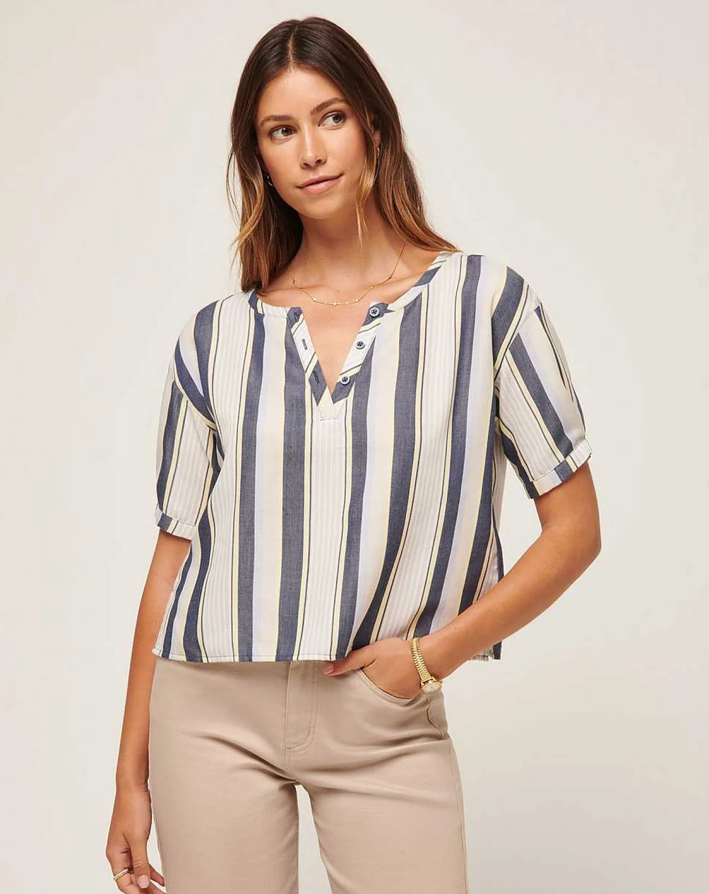 TravisMathew Mimosa Me Twill Top> Shirts & Tops