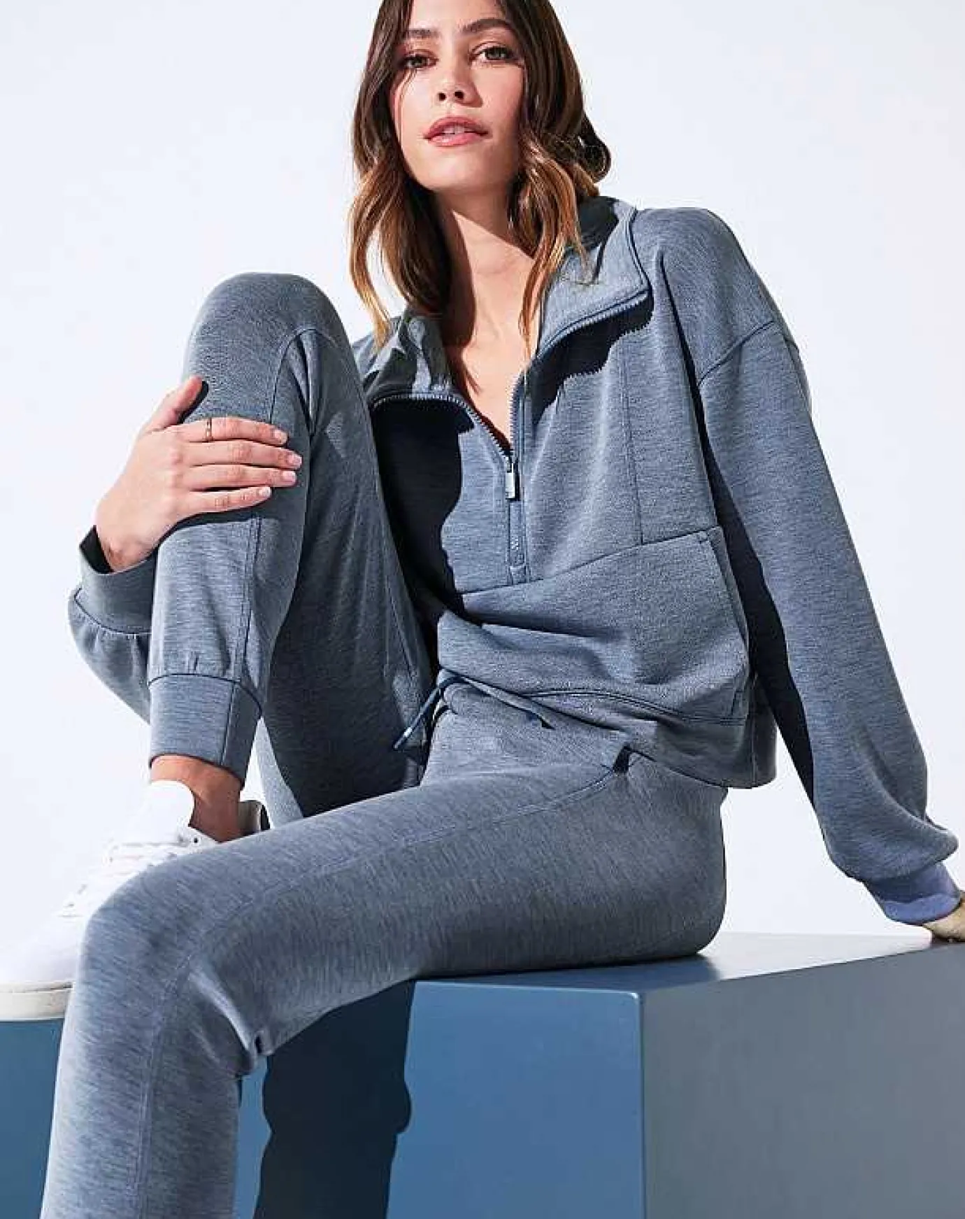 TravisMathew Skyloft Soft Half Zip> Hoodies & Pullovers