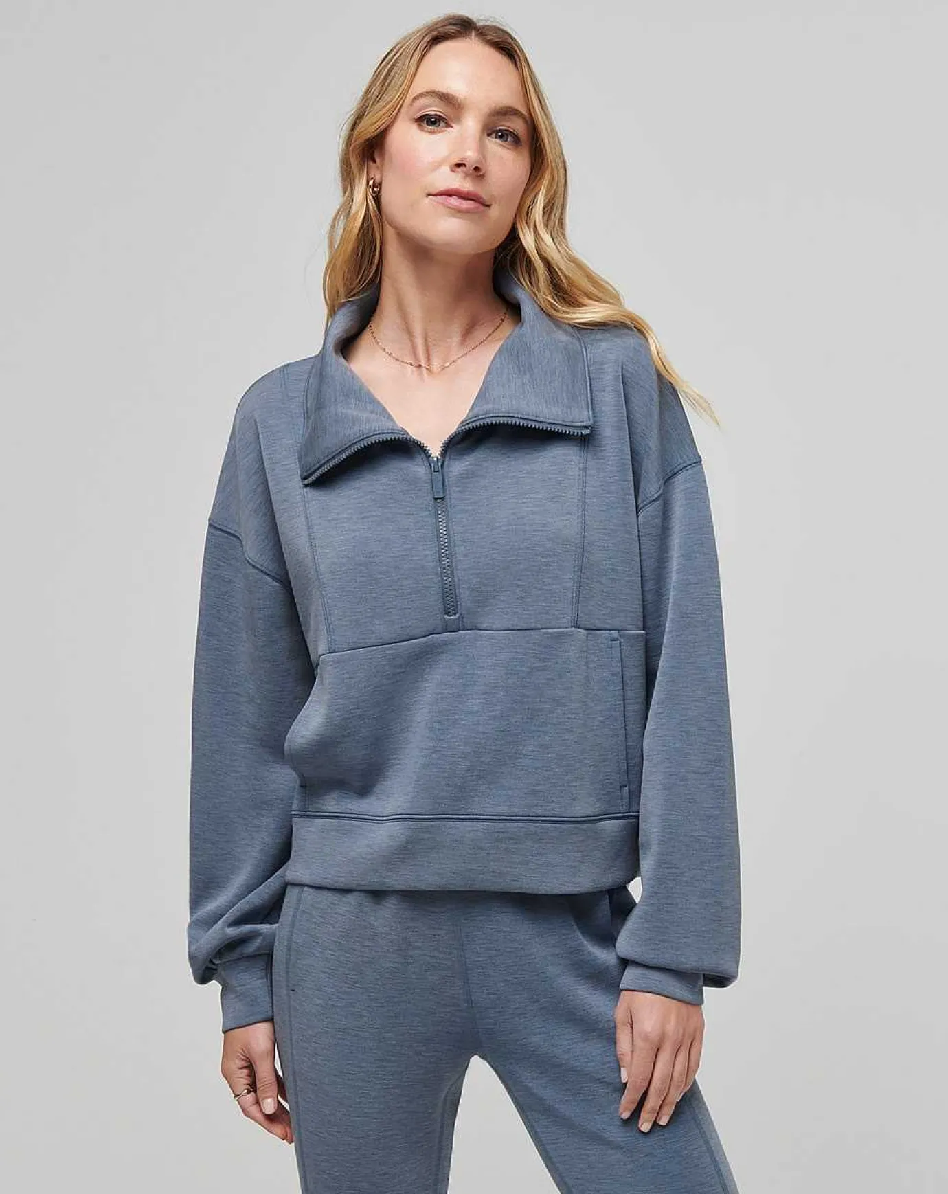 TravisMathew Skyloft Soft Half Zip> Hoodies & Pullovers