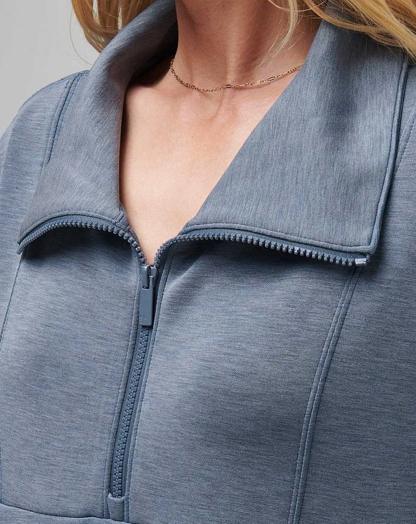 TravisMathew Skyloft Soft Half Zip> Hoodies & Pullovers
