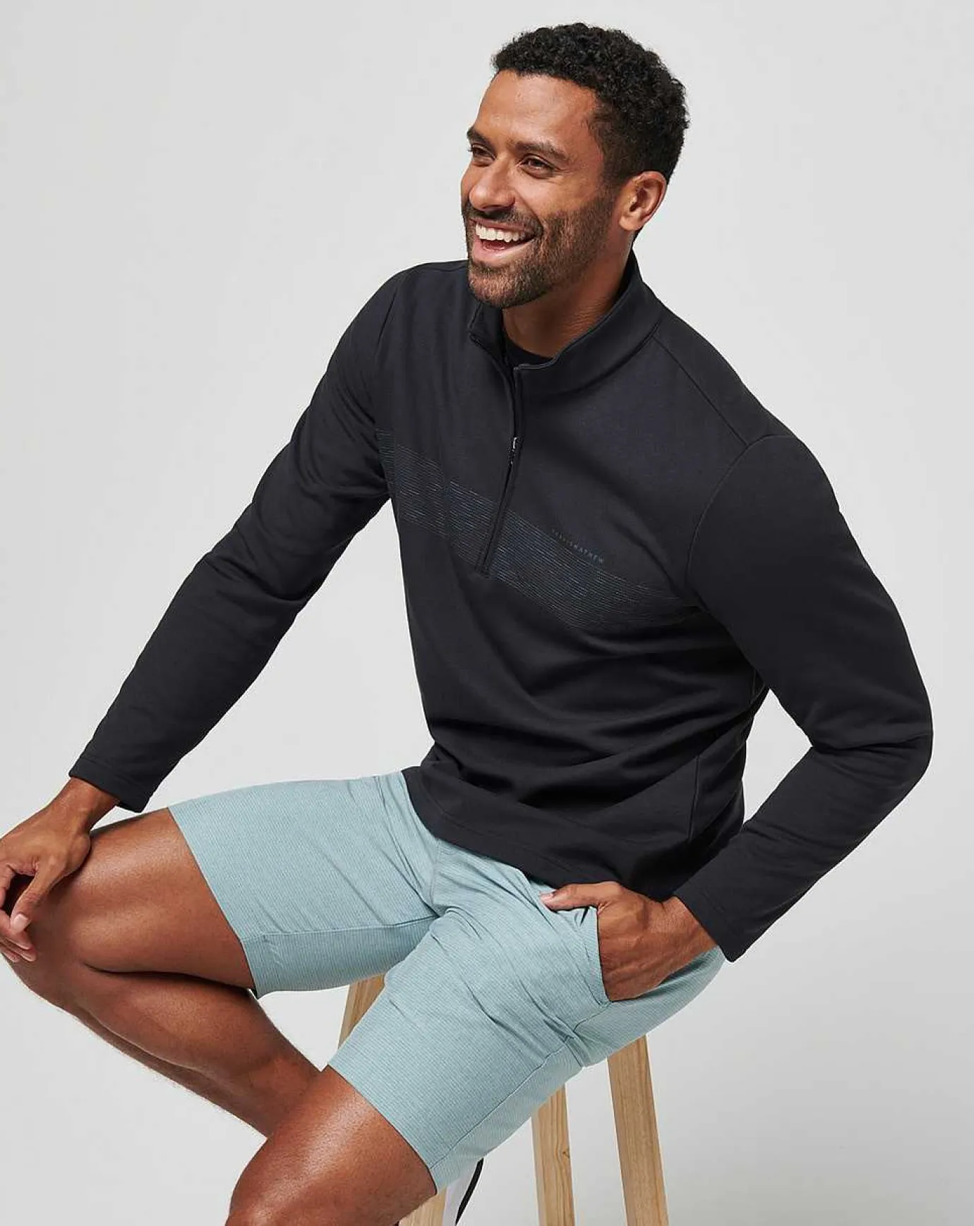 TravisMathew Upgraded Chest Stripe Quarter Zip> Quarter Zips