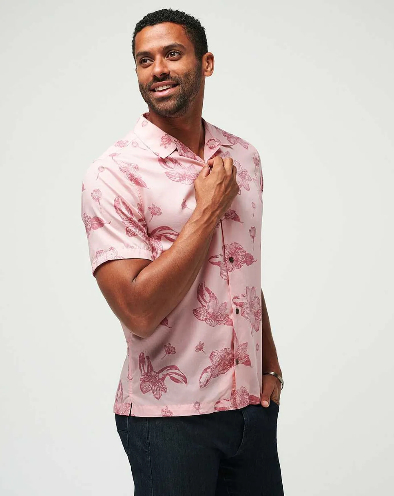 TravisMathew Yacht Rockin Button-Up> Button-Ups